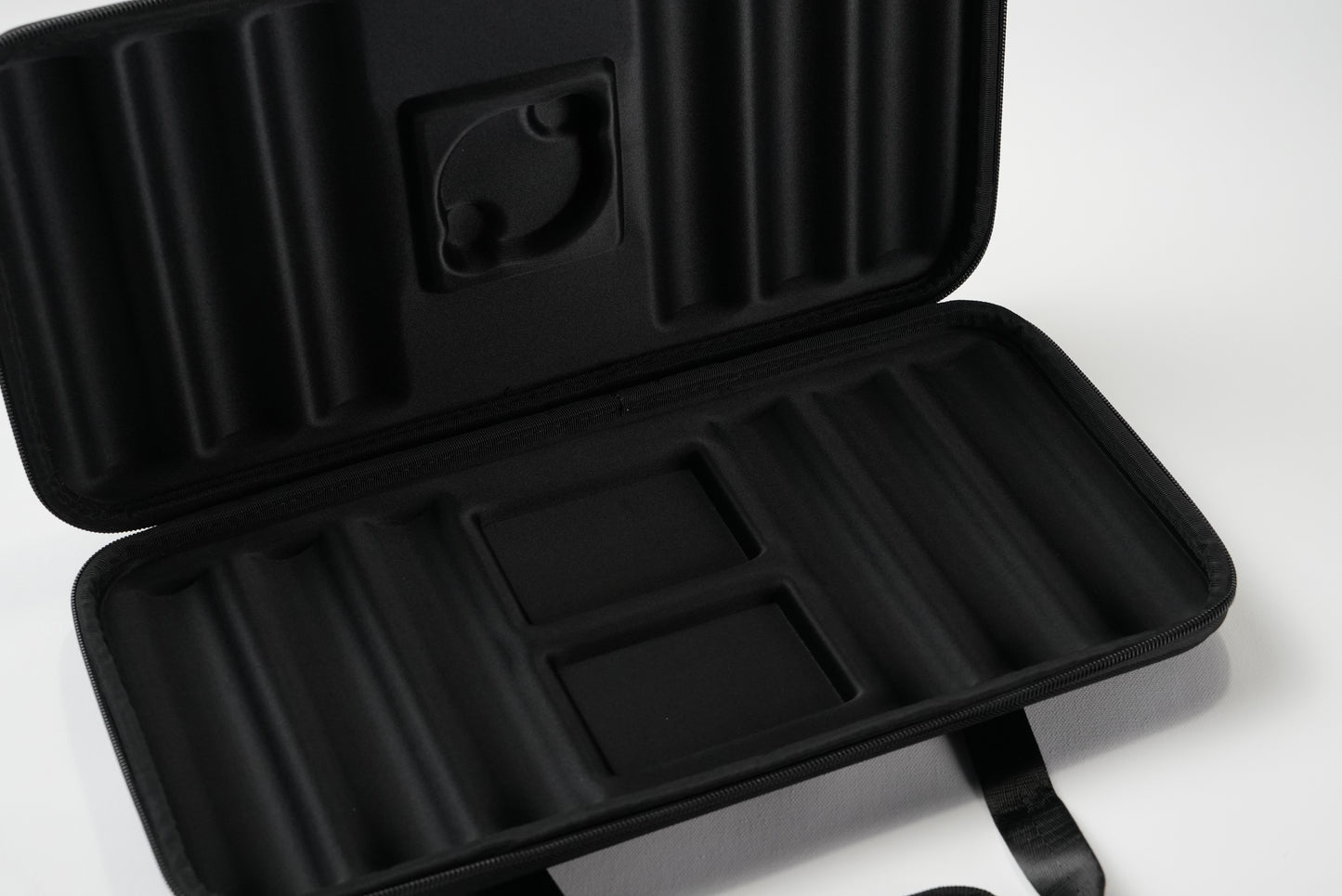 Zip Softcase Poker Case - Capacity for 300 Poker Chips